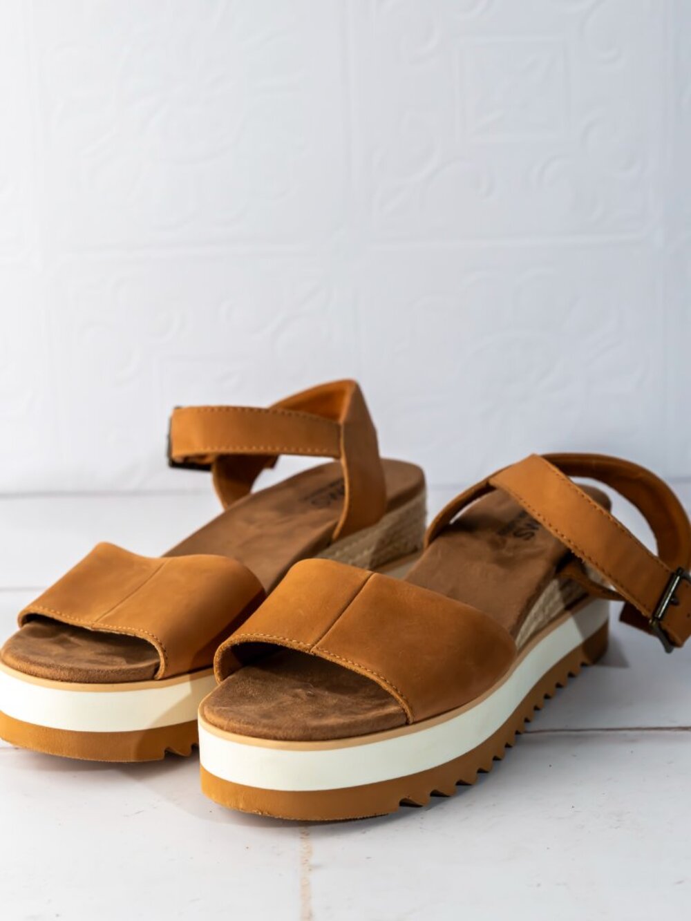 NWOT Toms Women's Shoes Diana Platform Wedge strap Sandals size 7 Tan leather